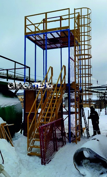 г. Березники.ООО "Сода-хлорат" проводит тренировки на учебном полигоне "СПАСАТЕЛЬ - ПС15-02-5-02" для повышения уровня безопасности при работе на высоте